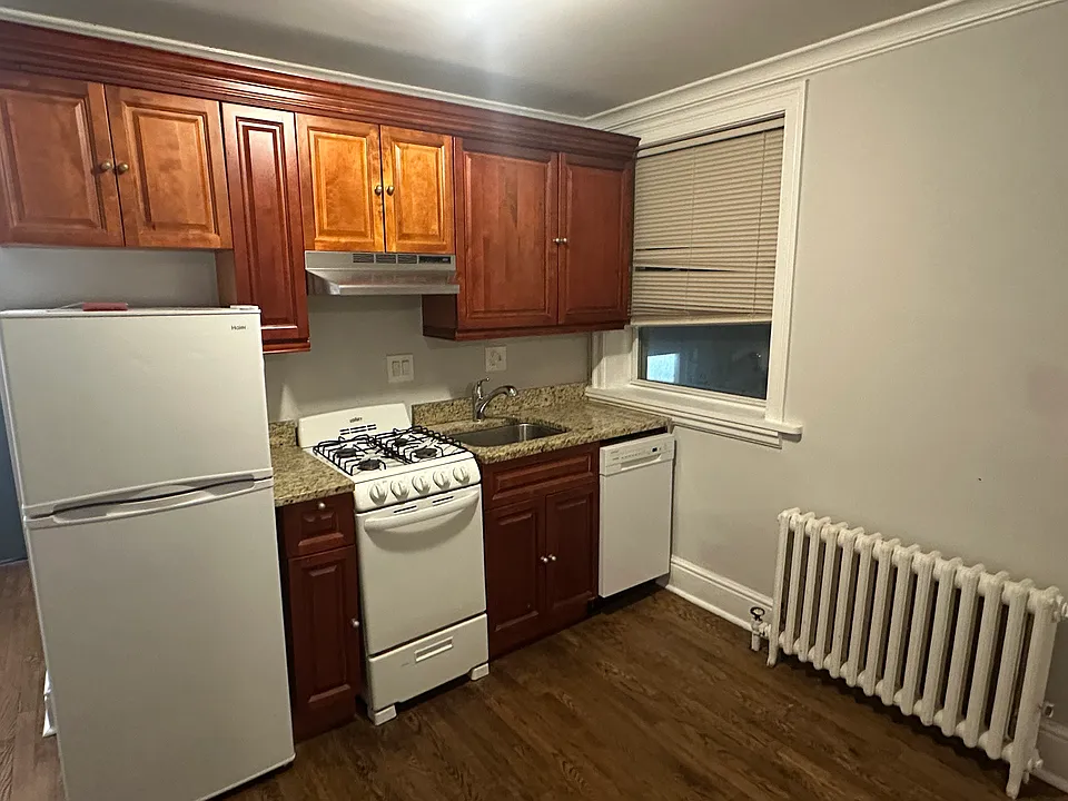 22 Glenbrook Rd #102