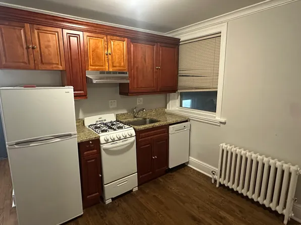 22 Glenbrook Rd APT 102, Stamford, CT 06902