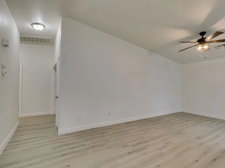 437 Palegold St — Photo 17
