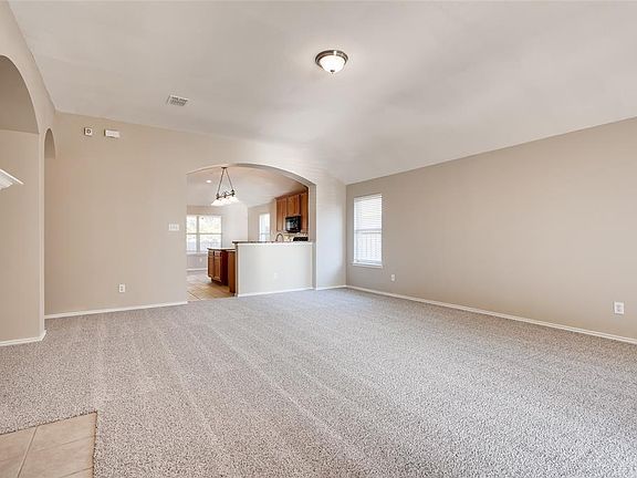 4th image of 2032 Barclay Dr