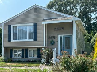 21 Maywood Rd, Narragansett, RI 02882