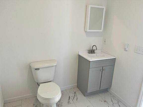 4th image of 15 Beaumont Estates Ln #102