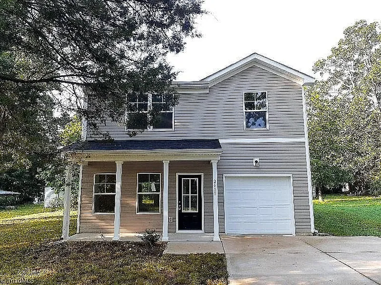 2611 Carsten Ave #B — Photo 1