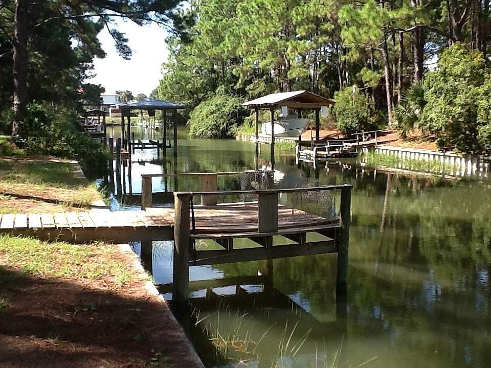 2nd image of 32 Mardi Gras Way