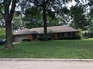 8005 Cherokee Ln, Leawood, KS 66206
