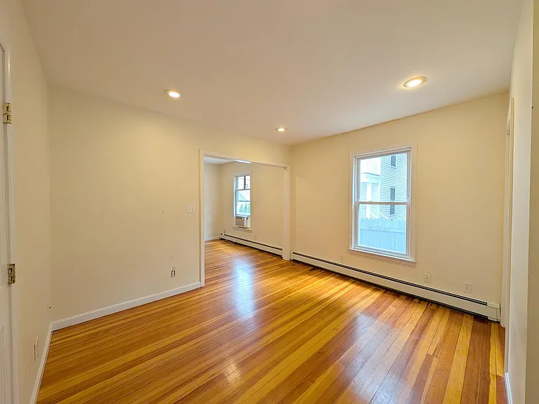5 Locke St #1 — Photo 17
