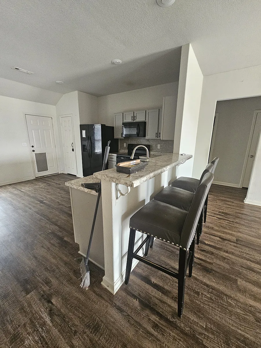 Building Photo - 2088 River Birch Trl
