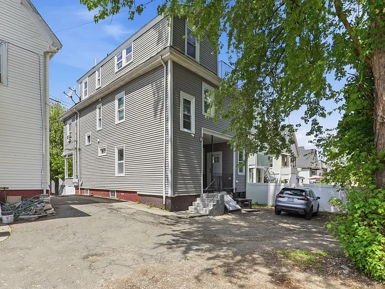 121 Glendale St #1 — Photo 6
