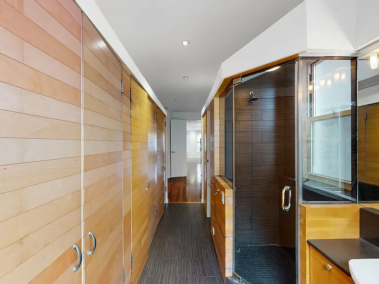 23 King St #8 — Photo 10