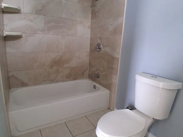 483 Avon Ave — Photo 7