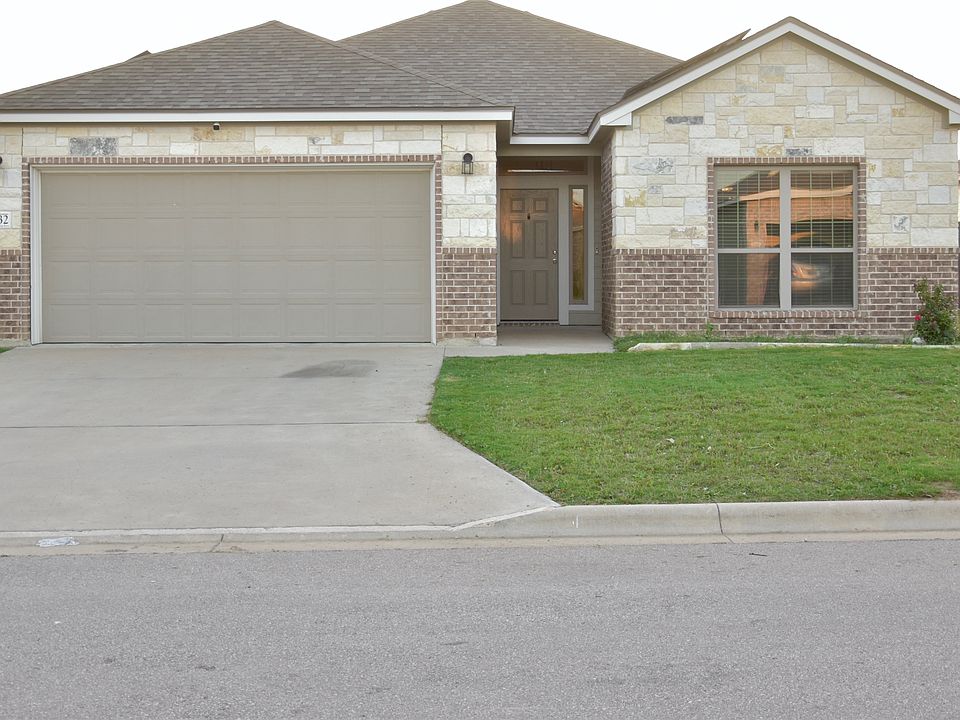 1st image of 1332 Lakeway Crossing Dr