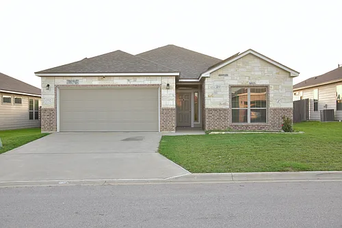 1332 Lakeway Crossing Dr Photo 1