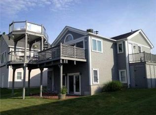 46 Houston Ave, Narragansett, RI 02882