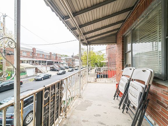 2nd image of 2539 Radcliff Ave