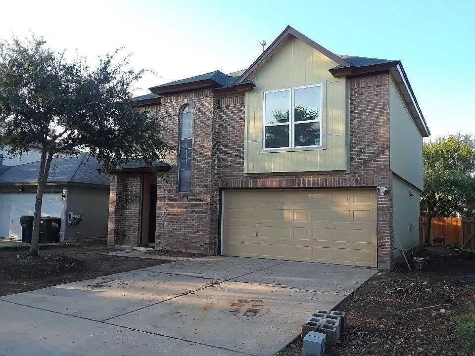 4 bed, 1657 sqft, $2,350 — Photo 1