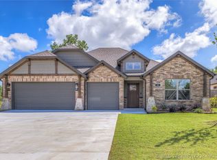 22 E 32nd St, Sand Springs, OK 74063