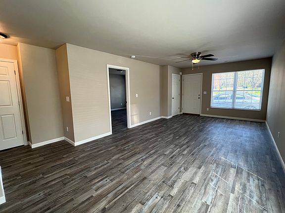 4th image of 5266 Canyon Cir #A