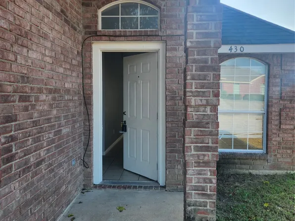 426 Chestnut Ln, Desoto, TX 75115