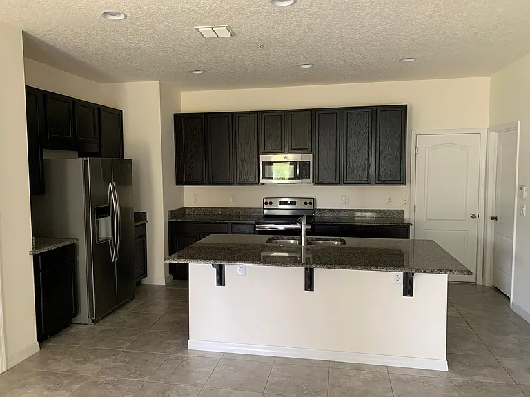 330 Misty Grove Ln — Photo 5