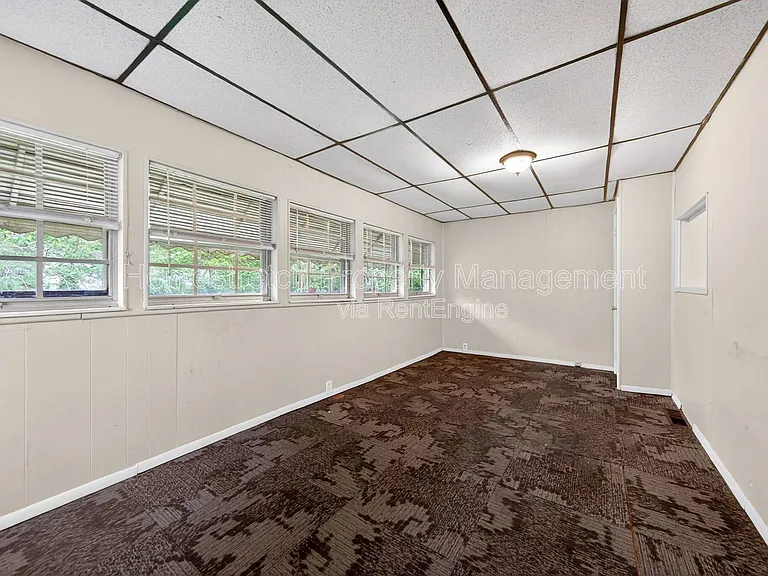 10409 Renfrew Dr — Photo 22