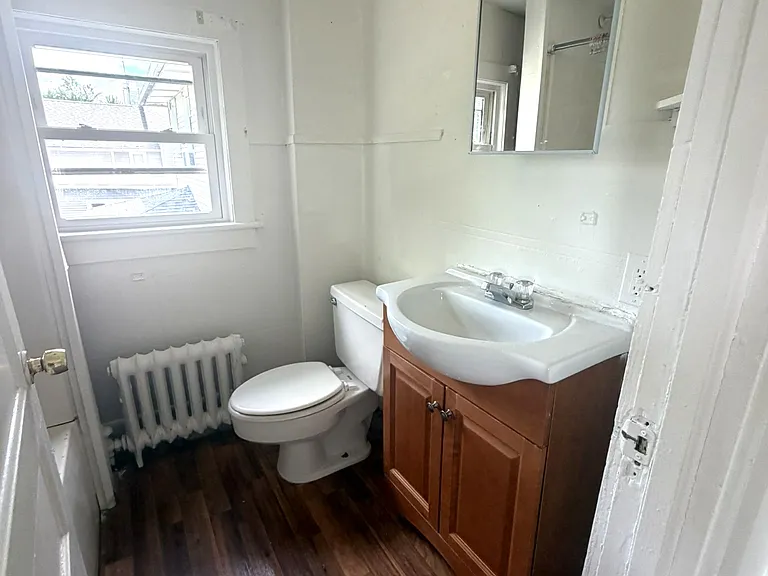1431 Sanderson Ave — Photo 6