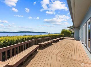 1808 E Lola Beach Lane, Oak Harbor, WA 98277