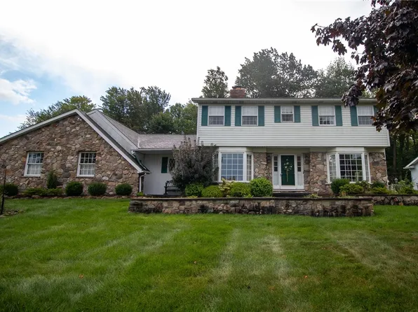 4423 Holiday Dr, Erie, PA 16506