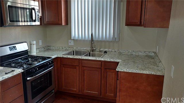 Kitchen, Unit D (1 bed)