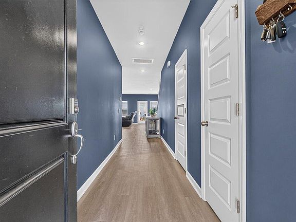 3rd image of 8051 Reagan Way