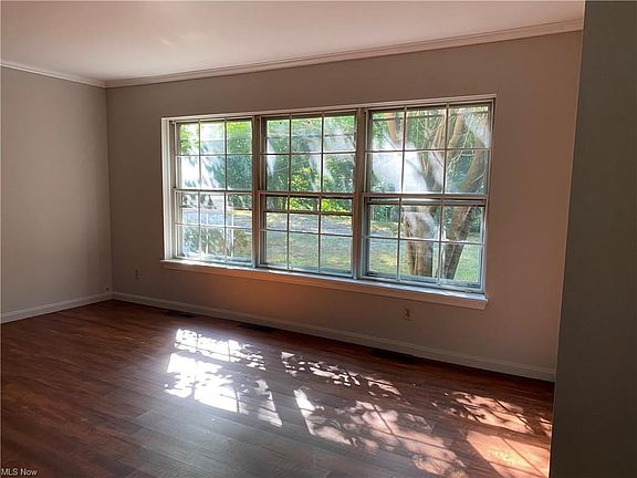 2nd image of 6910 Carriage Hill Dr APT 102