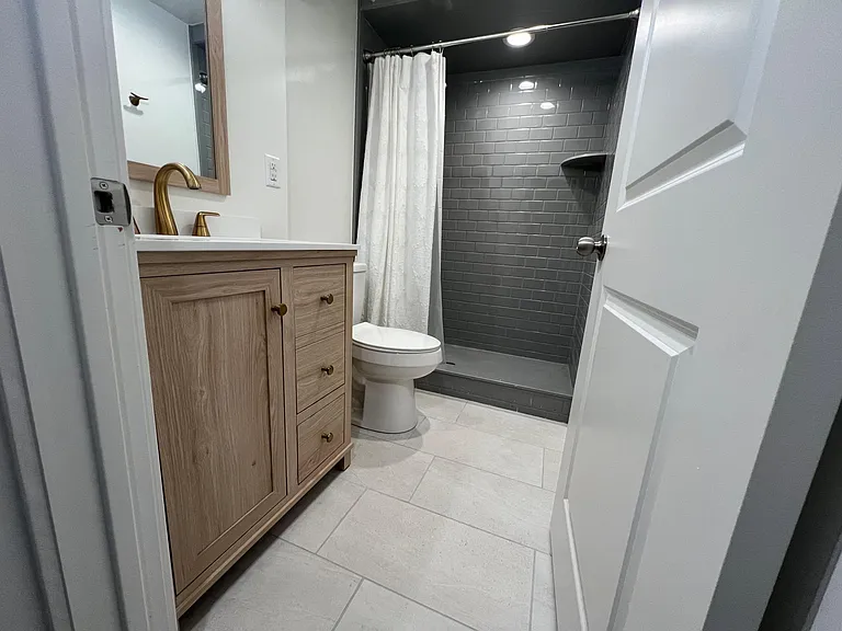 1451 Lynnwood Ave — Photo 17