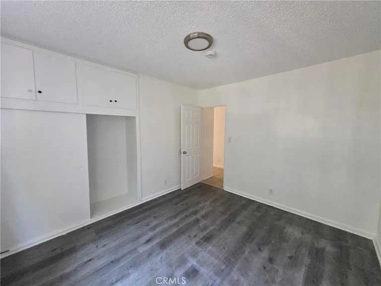 2672 S Redondo Blvd — Photo 10