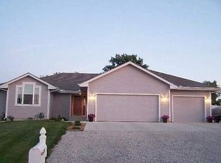 8097 Chicasha Ln, Ozawkie, KS 66070