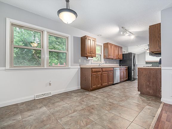 5th image of 924 Eldridge Dr