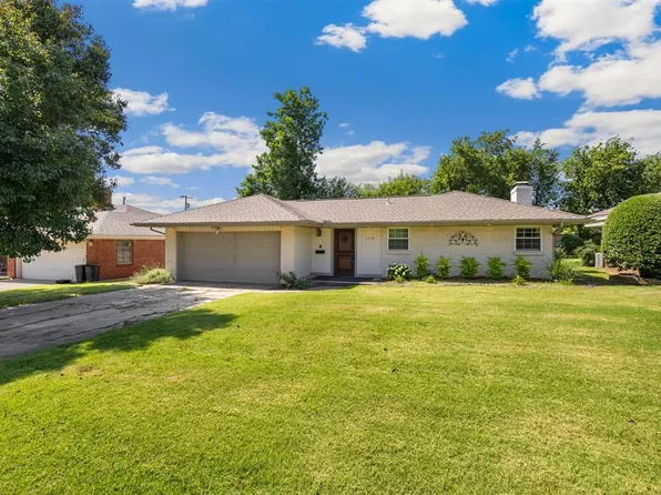 1114 W Wilshire Blvd, Nichols Hills, OK 73116