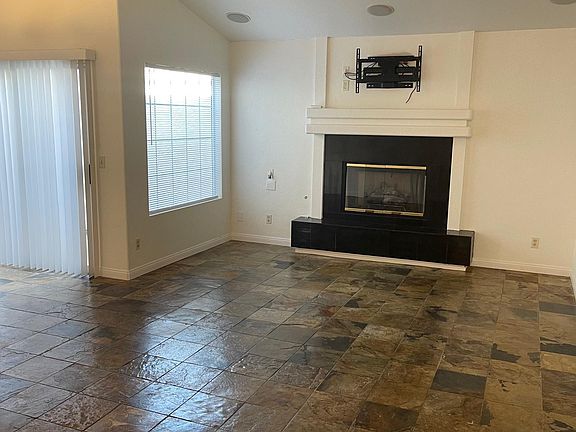 2nd image of 1120 Daytona Ln