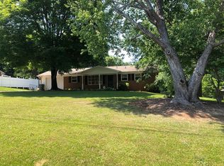 105 Vina Pl, Mount Holly, NC 28120