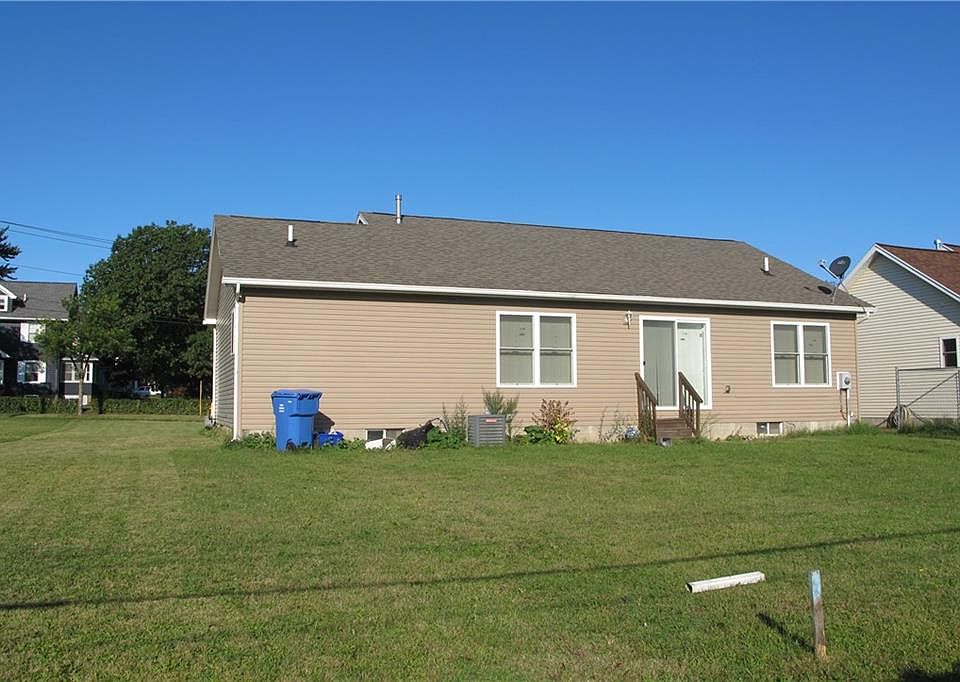 2nd image of 498 Seneca Ave