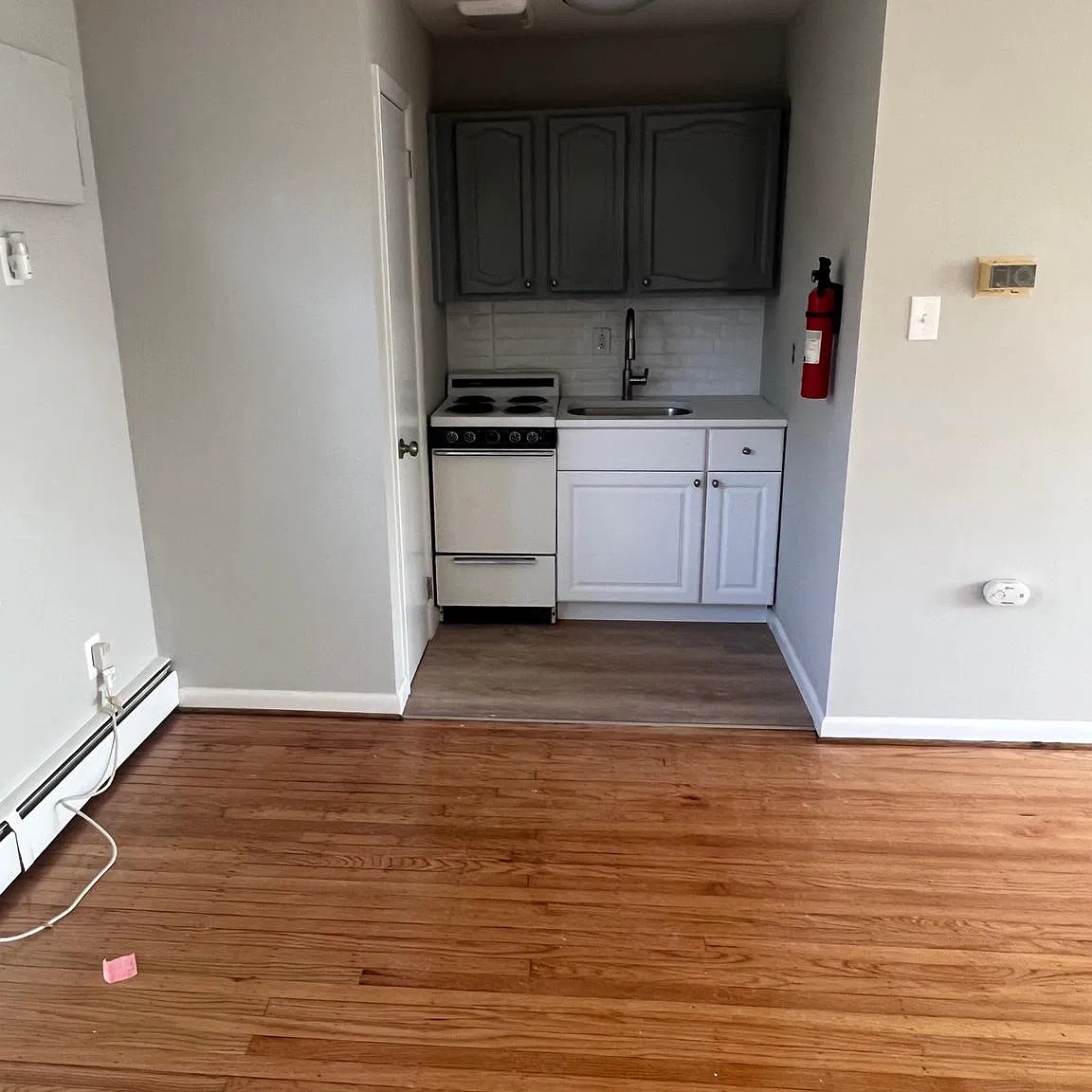1 bed, 1.0 bath, $1,400 — Photo 2