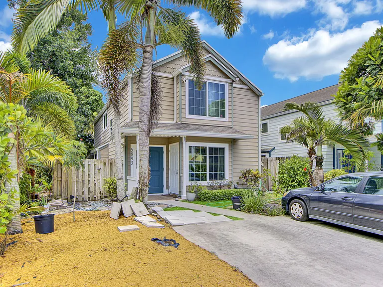 5893 Cassandra Ct — Photo 17