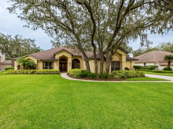 2702 Pine Club Dr, Plant City, FL 33566