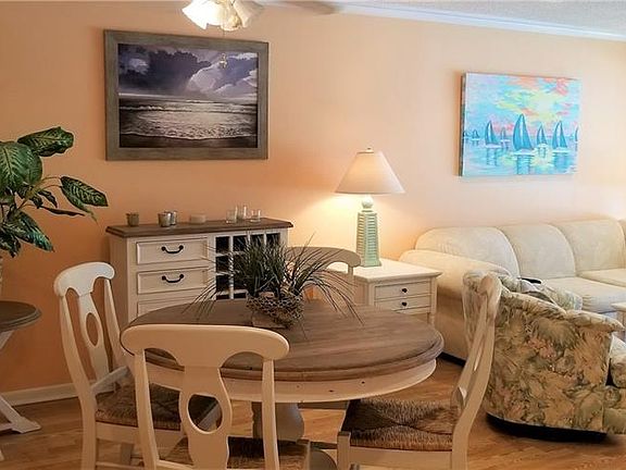 3rd image of 600 Royal Palm Blvd