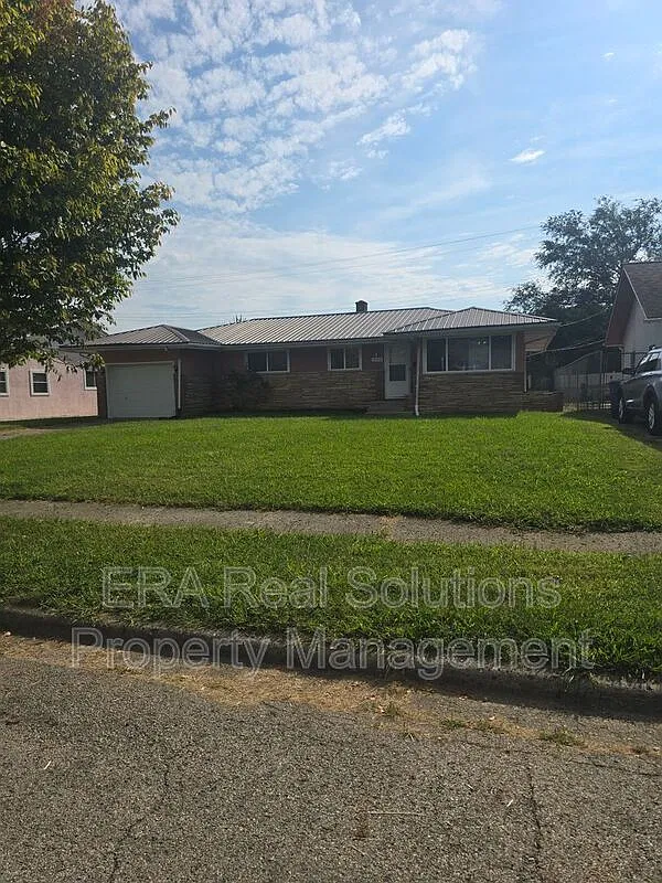 3 bed, 2.0 bath, 1308 sqft, $1,700 — Photo 2