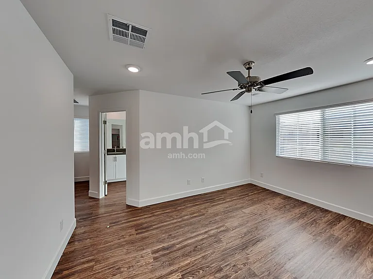 3352 Blodwen St — Photo 10