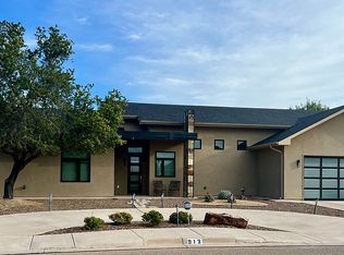 913 Brazos St, Roswell, NM 88201