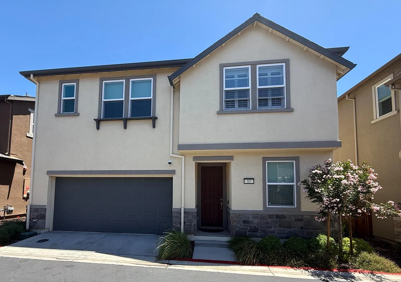 85 Savannah Ln — Photo 1