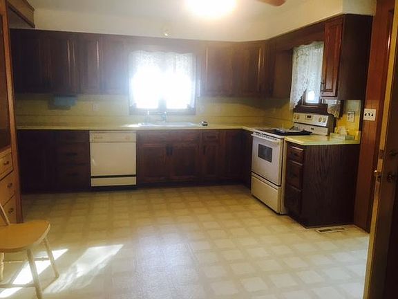 2nd image of 1355 200th St