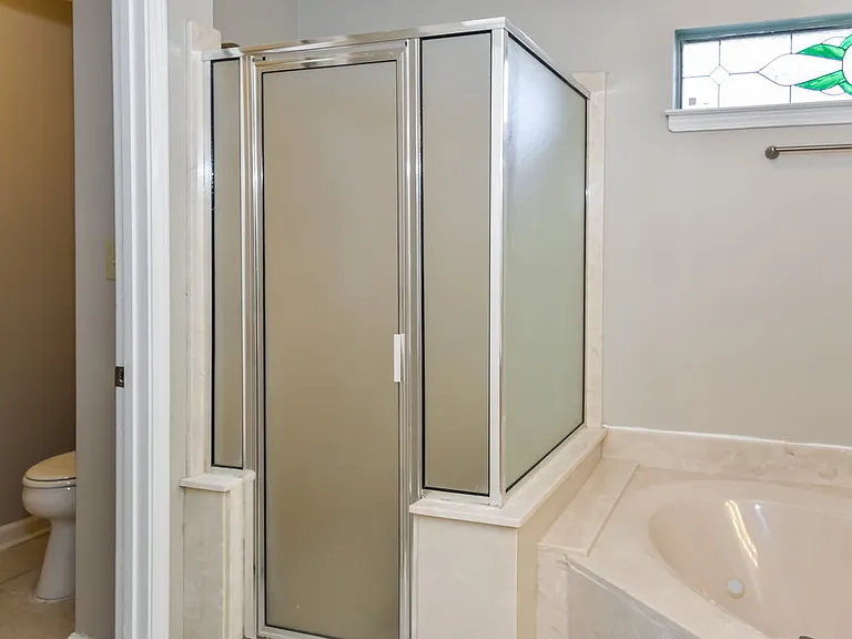 2102 Heather Rdg — Photo 12
