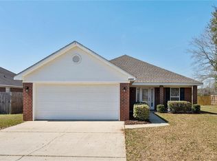 25997 Argonne Dr, Daphne, AL 36526