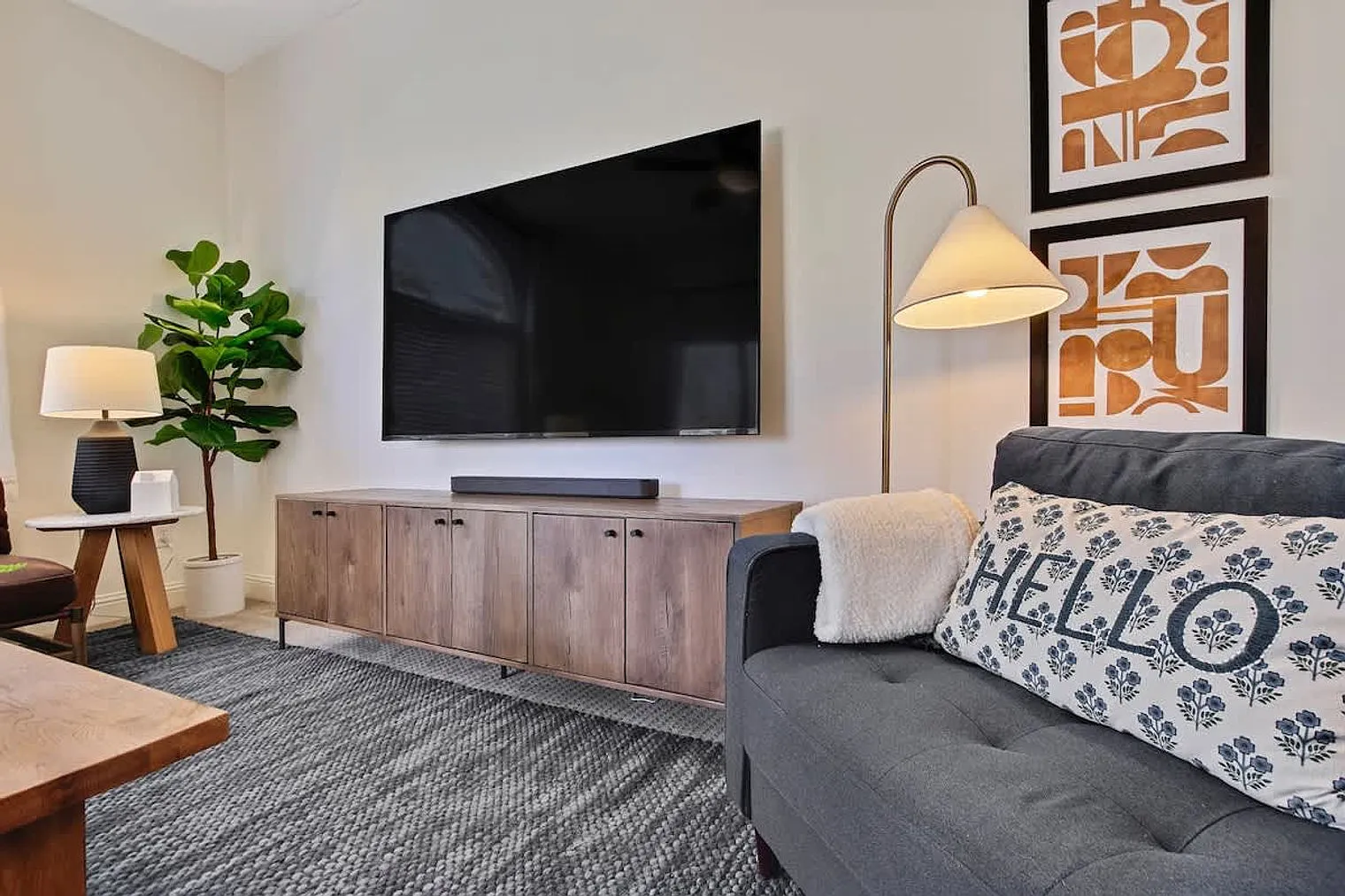 3 bed, 2.0 bath, 559 sqft, $7,434 — Photo 2